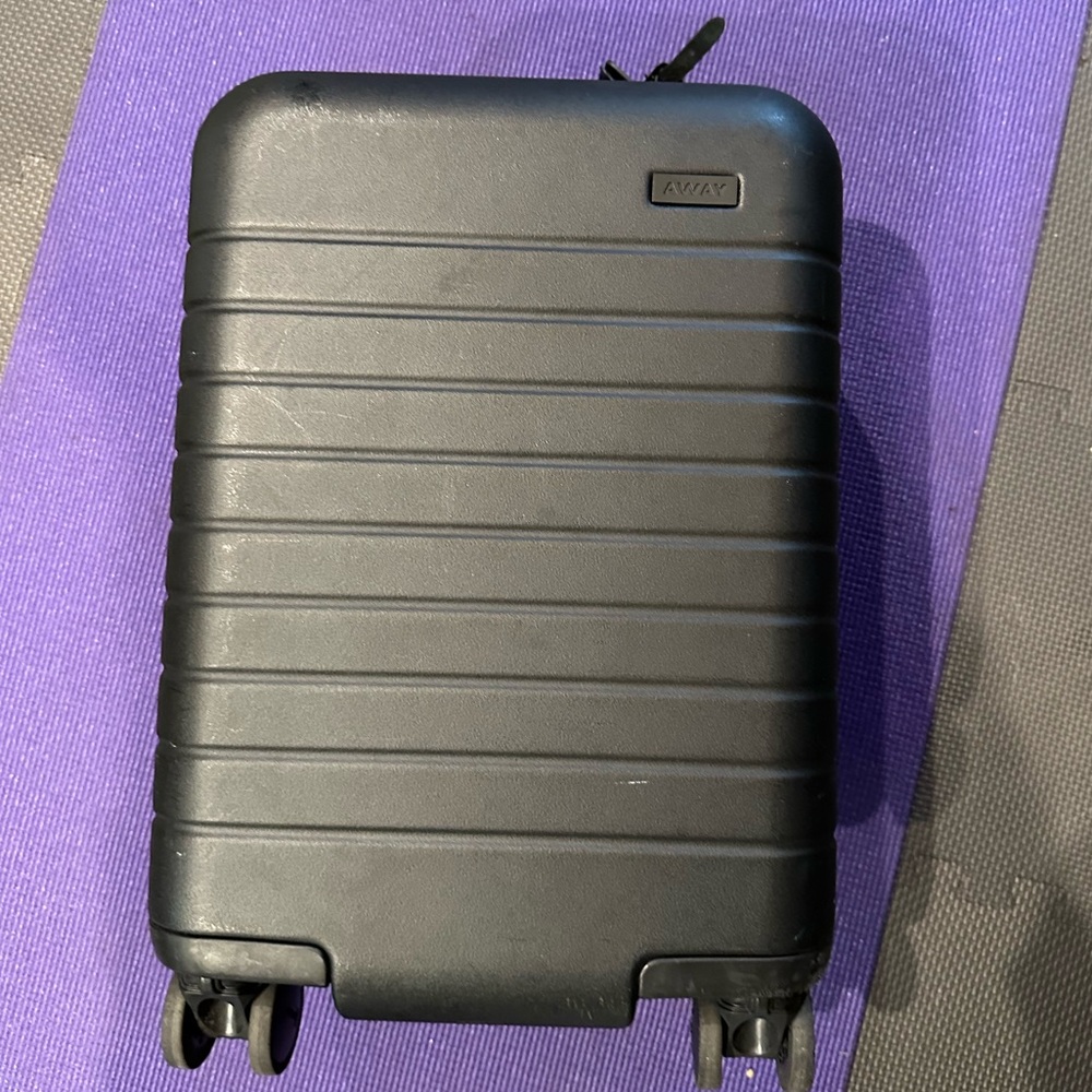 AWAY suitcase - kid’s size
